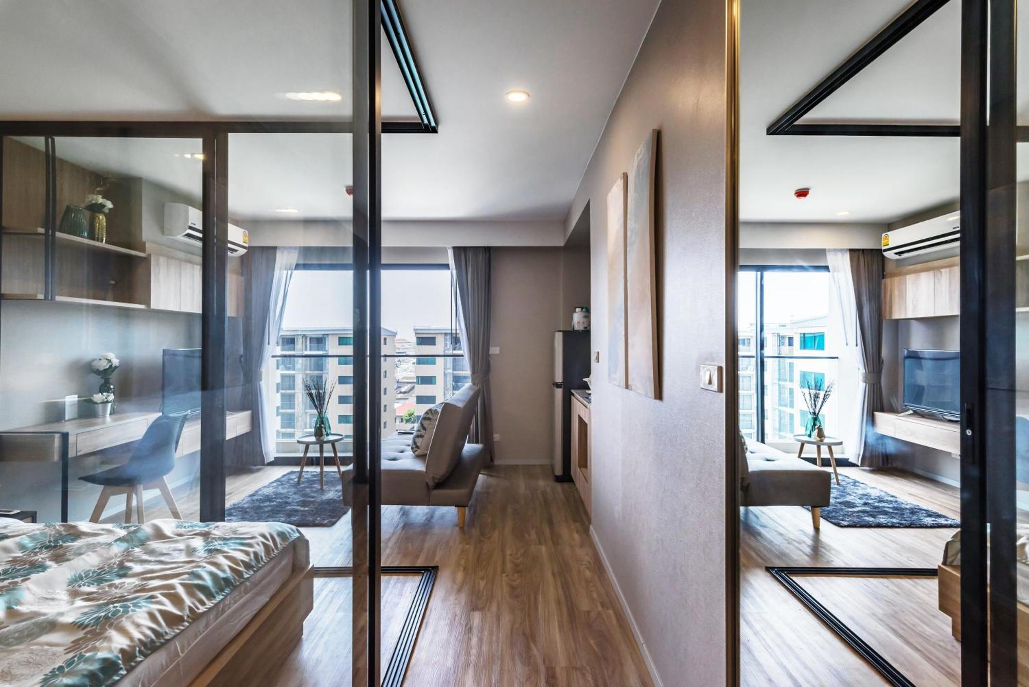 Blossom Sathorn By Plearn Apartment Bangkok Room photo